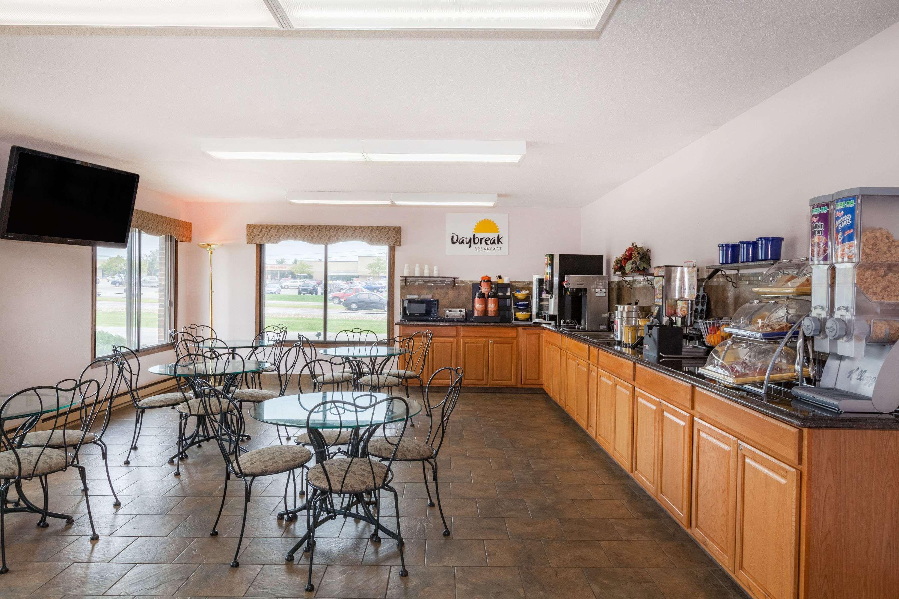Days Inn By Wyndham Mason City Esterno foto