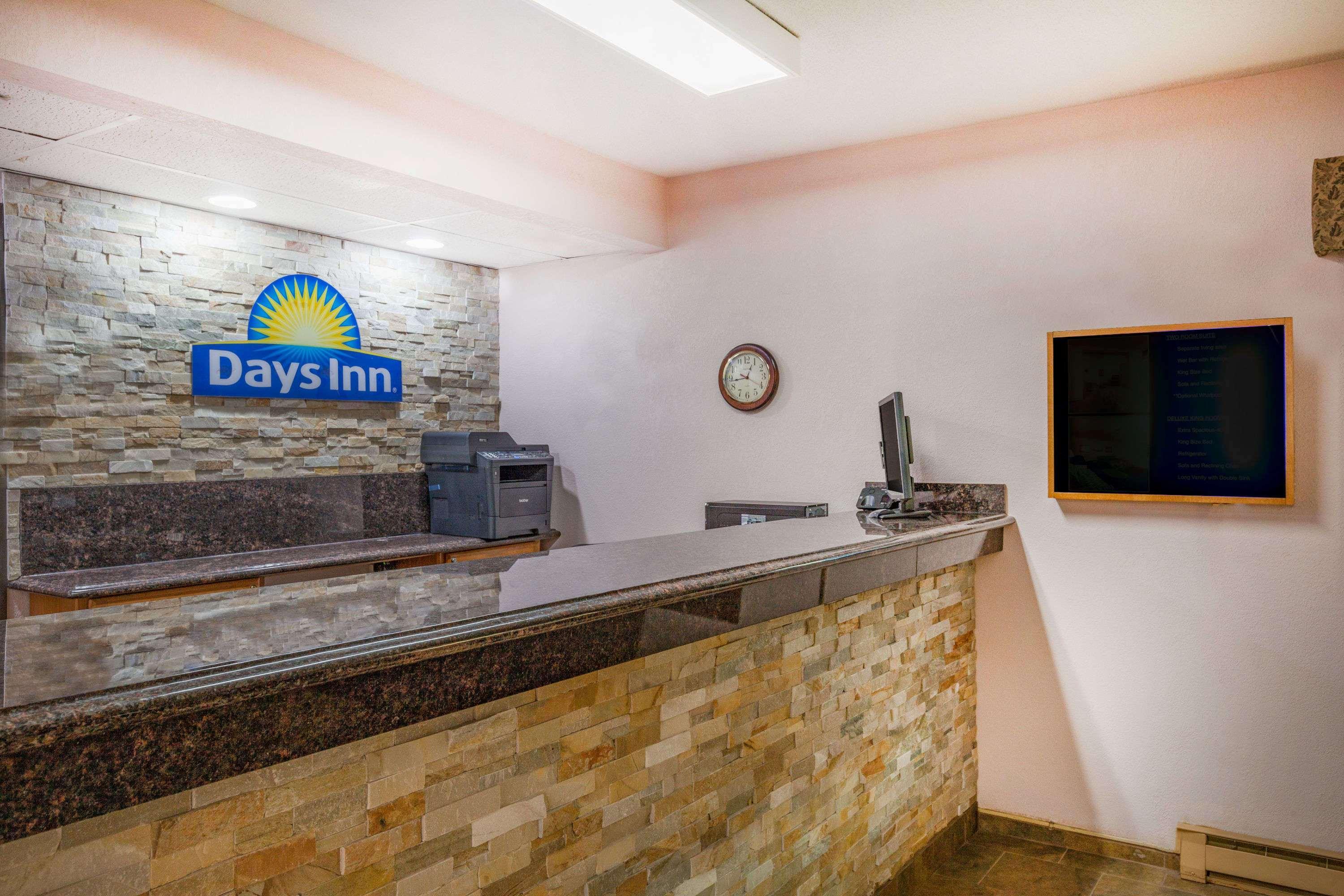 Days Inn By Wyndham Mason City Esterno foto